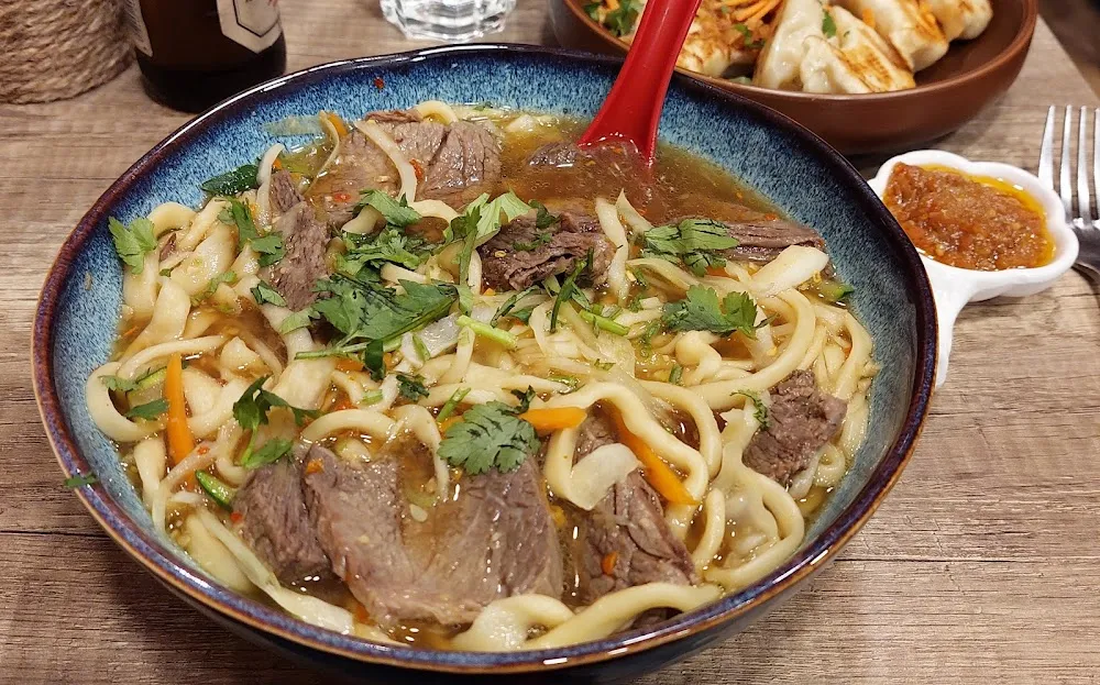 Soupe de Nouilles Au Bœuf Épicé
